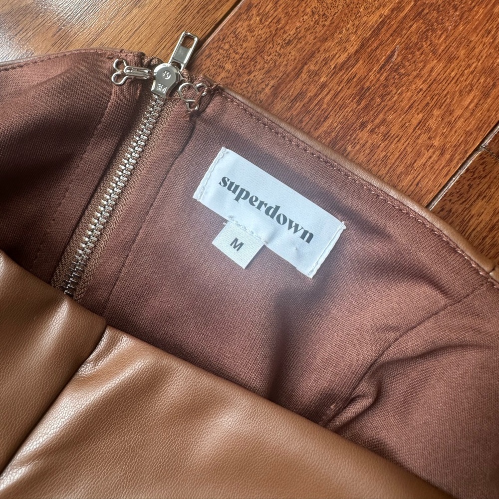 Superdown Revolve Brown Hatler Top - image 2